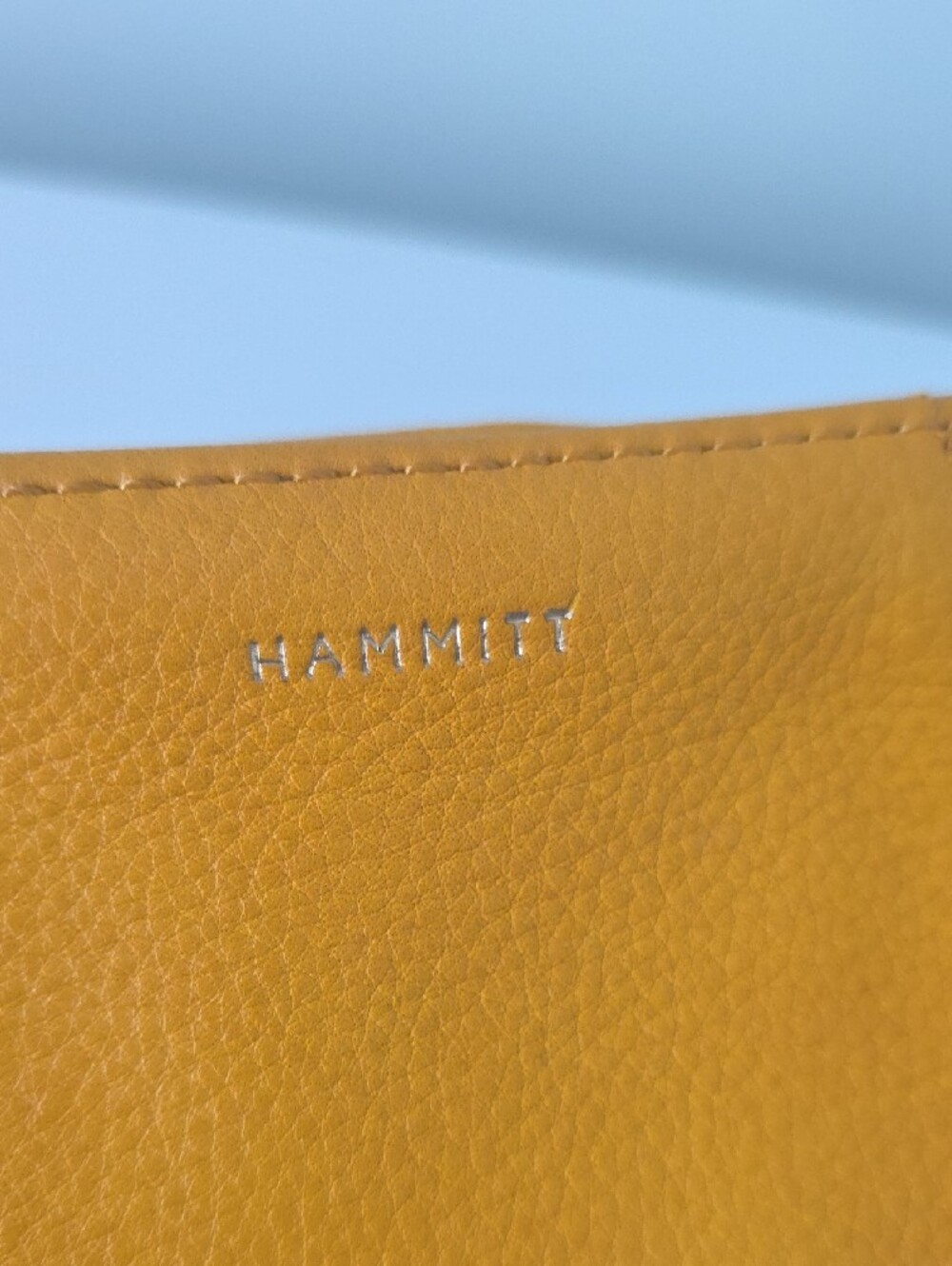 Hammitt Limited Edition 110 North Leather Card Wallet with Gold Studs - Picture 2 of 5